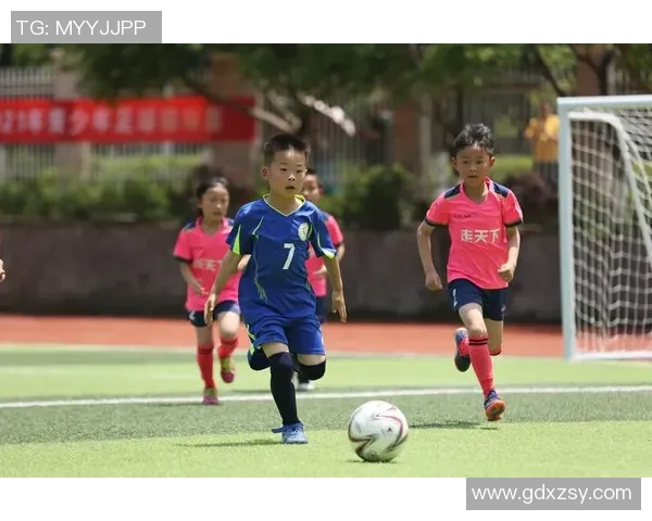 庄园小课堂足球明星培养计划助力孩子们的足球梦想与成长之路