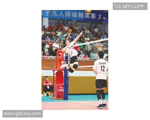 上海网球队逆袭之路:从低谷到巅峰的总决赛特别报道 上海网球队逆袭之路:从低谷到巅峰的总决赛特别报道