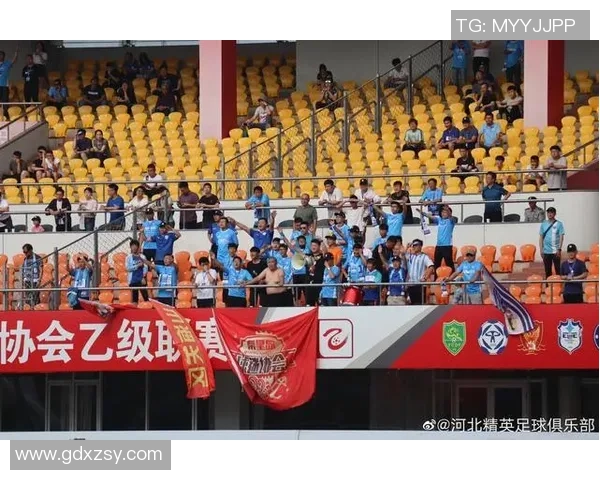 成都羽毛球队以60分稳居锦标赛积分榜首位展现强劲实力 成都羽毛球队以60分稳居锦标赛积分榜首位展现强劲实力