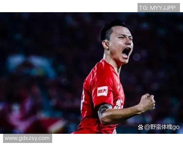 姓庆的足球明星在绿茵场上的辉煌历程与传奇故事揭秘